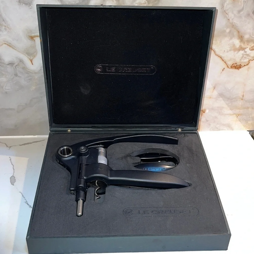 le Creuset Foilcutter Gift Set, Black Lever model in Box